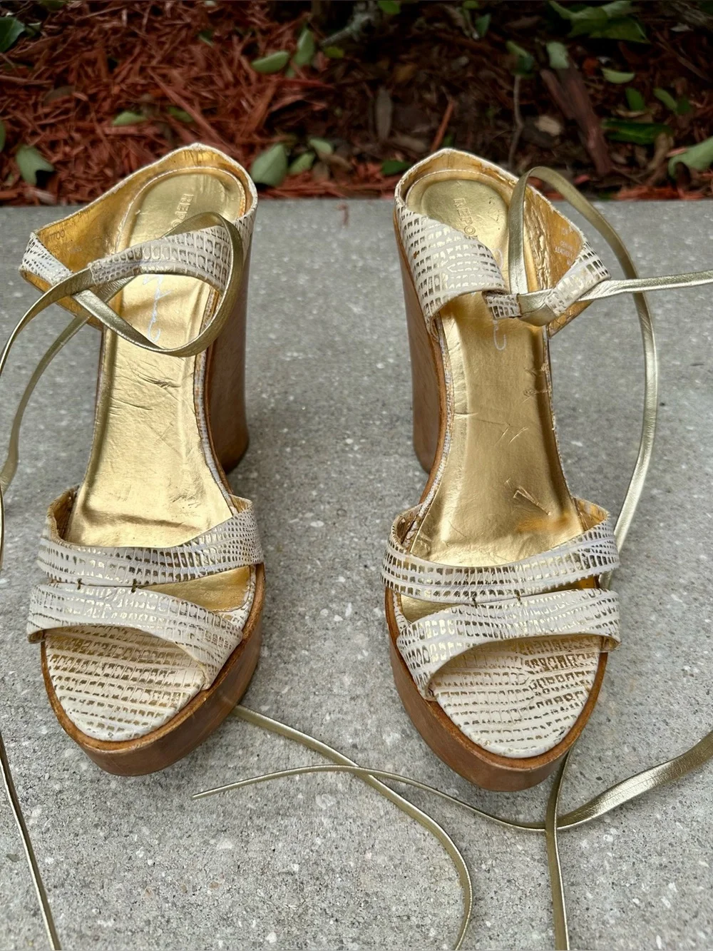 Vintage Report Signature Wood Wedge Sandals Size 10 Strappy Lace-Up Boho Y2K